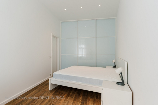 Recently repaired two-bedroom apartment in the heart of the city. Fully furnished and equipped. The  Рига - изображение 6