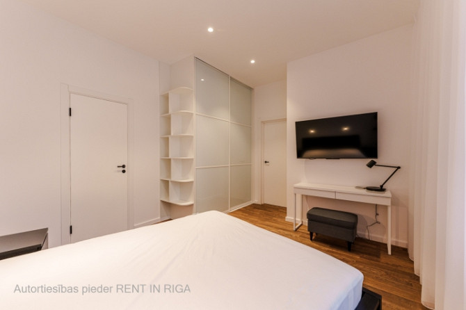 Recently repaired two-bedroom apartment in the heart of the city. Fully furnished and equipped. The  Рига - изображение 7