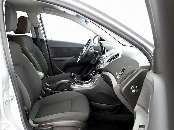 Chevrolet Cruze Facelift 1.6 91kW Таллин - изображение 6