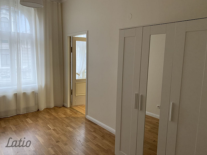 Īrei tiek piedāvāts gaišs, mēbelēts dzīvoklis Rīgas centrā, Kr. Barona un Dzirnavu ielu Rīga - foto 4