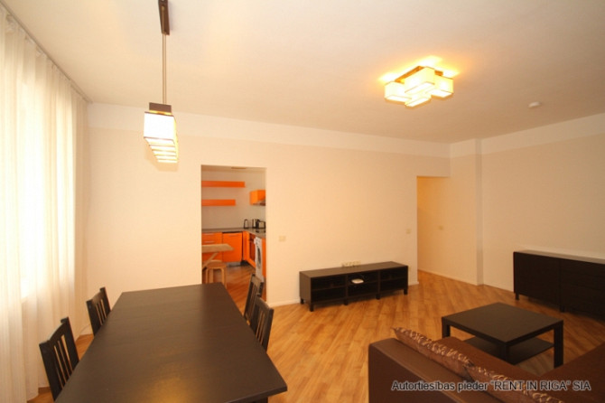 Furnished two-bedroom apartment in the very center of the city, which at the same time allows you to Рига - изображение 2