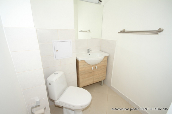 Furnished two-bedroom apartment in the very center of the city, which at the same time allows you to Рига - изображение 9