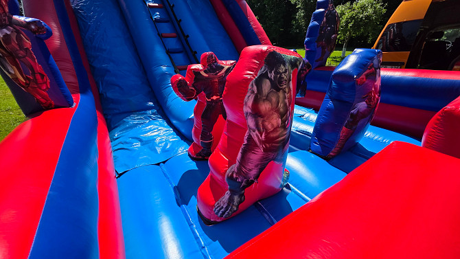 Pārdodu piepūšamo SPIDERMAN atrakciju. Redzamas lietošanas pazīmes, bet kopumā labā stāvoklī.... Eleja - foto 3
