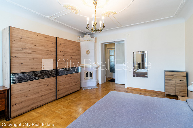 Fasādes māja, slēgts pagalms, ieeja no ielas, logi vērsti mājas abās pusēs, istabas Rīga - foto 7