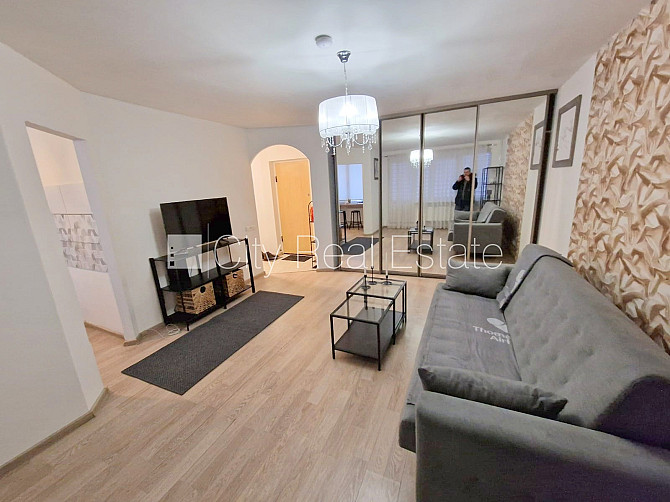 Fasādes māja, vieta automašīnai, ieeja no pagalma, lodžija 7,6 m2, logi vērsti uz pagalma Rīga - foto 4