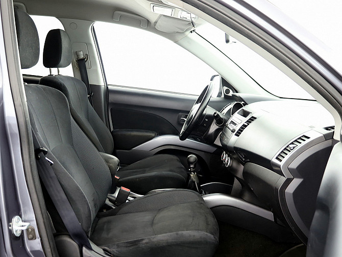 Mitsubishi Outlander Comfort 4x4 2.0 DI-D 103kW Таллин - изображение 6