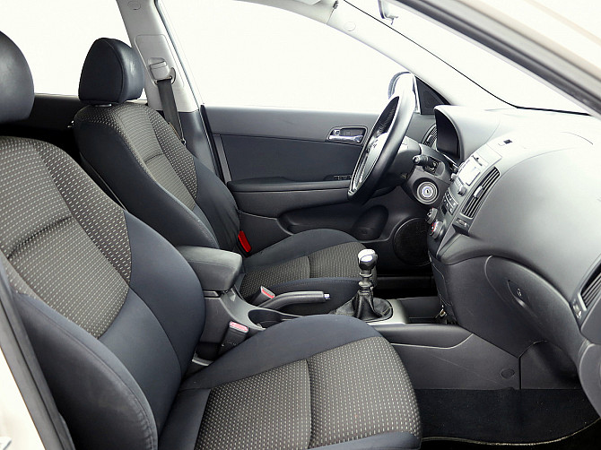 Hyundai i30 Elegance 1.6 90kW Таллин - изображение 6