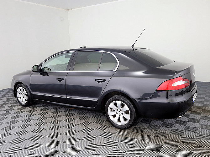 Skoda Superb Highline ATM 2.0 TDI 125kW Таллин - изображение 4