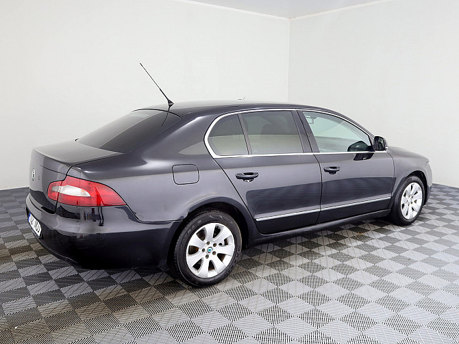 Skoda Superb Highline ATM 2.0 TDI 125kW Таллин - изображение 3