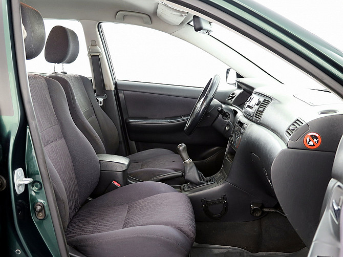 Toyota Corolla Comfort 1.4 71kW Таллин - изображение 6