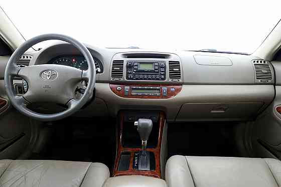Toyota Camry Luxury ATM 2.4 112kW Tallina