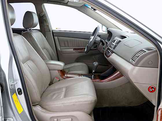 Toyota Camry Luxury ATM 2.4 112kW Tallina