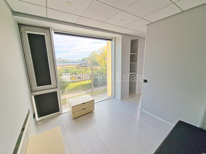 Fasādes māja, renovēta māja, slēgta teritorija, ieeja no ielas, ir lifts, kāpņu telpa pēc Rīga - foto 9