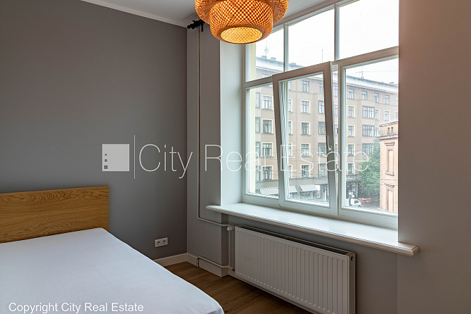 Fasādes māja, maksas stāvvieta, kāpņu telpa pēc kosmētiskā remonta, balkons, istabas Rīga - foto 9