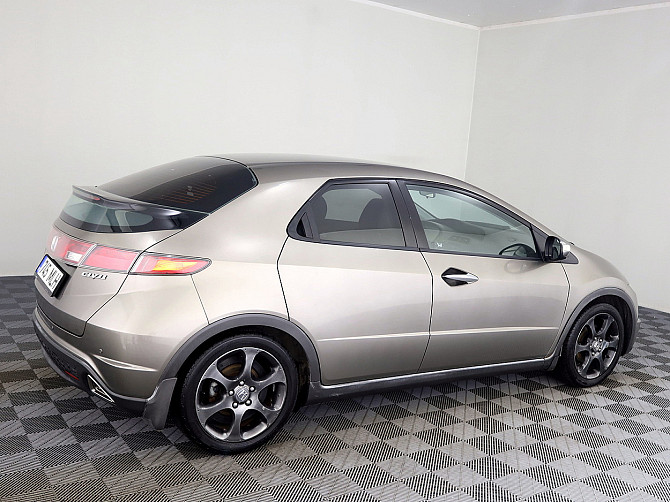 Honda Civic Elegance 1.8 103kW Tallina - foto 3
