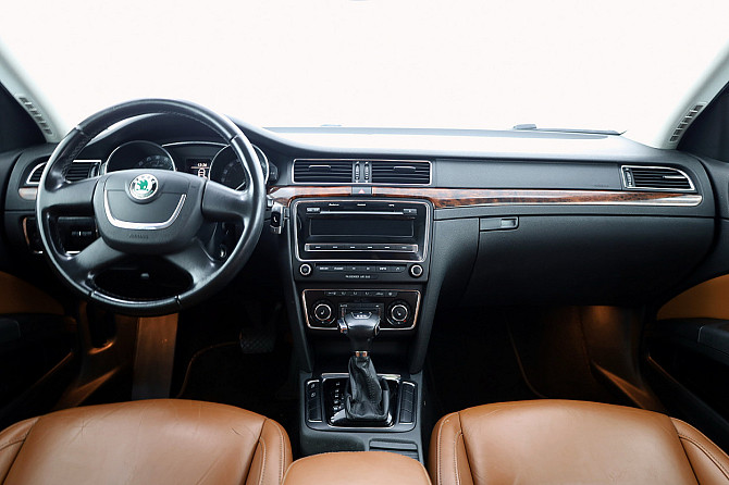 Skoda Superb Individual ATM 2.0 TDI 125kW Tallina - foto 5