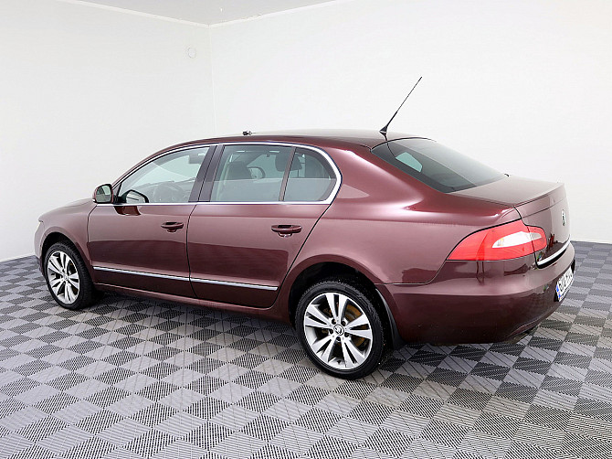 Skoda Superb Highline ATM 2.0 TDI 125kW Tallina - foto 4