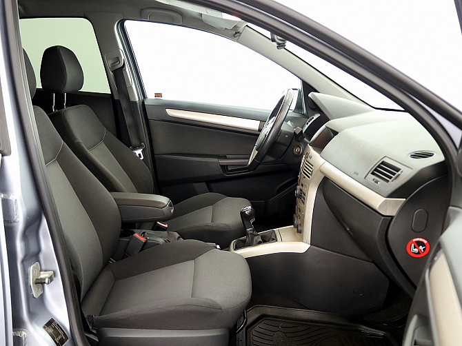 Opel Astra Elegance Facelift 1.6 85kW Tallina - foto 6