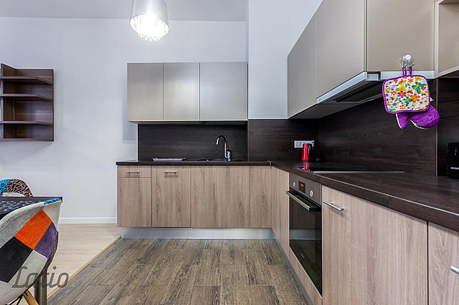 Izīre studio tipa 1 istabu dzīvokli Rīgas centrā pie Vērmaņa dārza atjaunotā un renovētā Rīga - foto 1