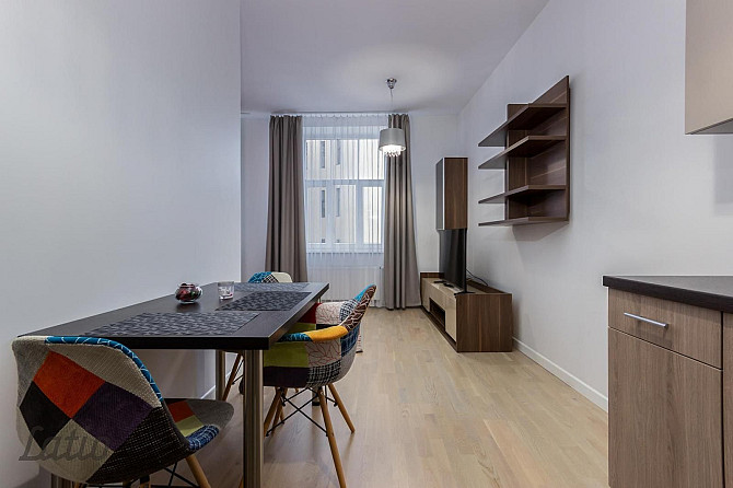 Izīre studio tipa 1 istabu dzīvokli Rīgas centrā pie Vērmaņa dārza atjaunotā un renovētā Rīga - foto 3