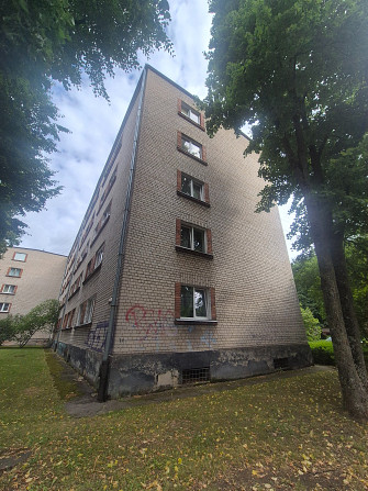 Gaišs un funkcionāls divistabu dzīvoklis Āgenskalna priedēs – zaļā vietā ar ērtu sabiedriskā... Rīga - foto 9