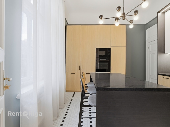 Izīrē izsmalcinātu premium klases rezidenci prestižā Rīgas centra namā.  Šis ir īpašums Rīga - foto 7