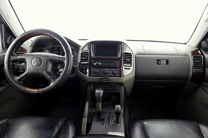 Mitsubishi Pajero Luxury ATM 3.2 DI-D 121kW Таллин - изображение 5