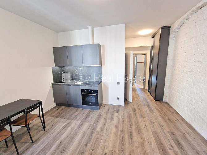 Projekts - Matīsa 38, pagalma ēka, renovēta māja, labiekārtots apzaļumots pagalms, ieeja no Rīga - foto 1