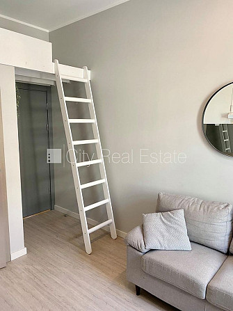 Fasādes māja, renovēta māja, slēgts pagalms, ieeja no ielas, kāpņu telpa pēc kapitālā Rīga - foto 10