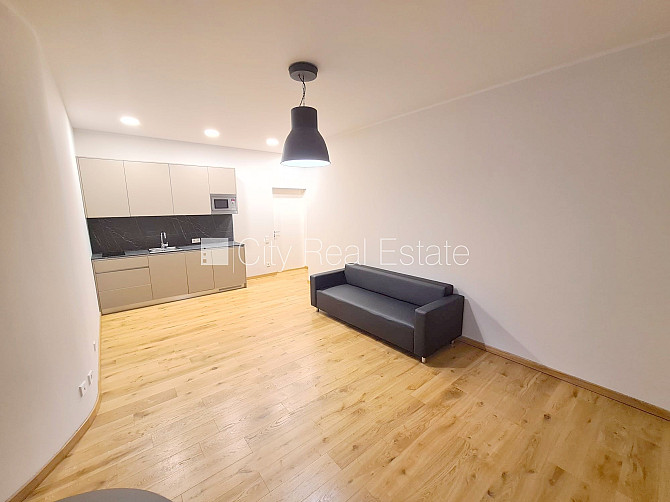 Здание во дворе, реновированный дом, закрытый двор, вход со двора, лифт, Рига - изображение 5