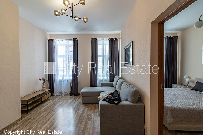 Renovēta māja, labiekārtota apzaļumota teritorija, kāpņu telpa pēc kapitālā remonta, Rīga - foto 3