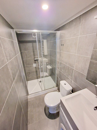 Fasādes māja, renovēta māja, slēgts pagalms, ieeja no ielas, kāpņu telpa pēc kapitālā Rīga - foto 10