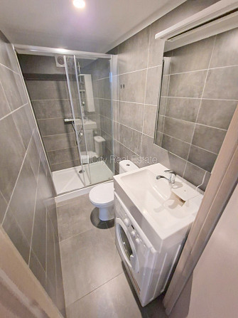 Fasādes māja, renovēta māja, slēgts pagalms, ieeja no ielas, kāpņu telpa pēc kapitālā Rīga - foto 11