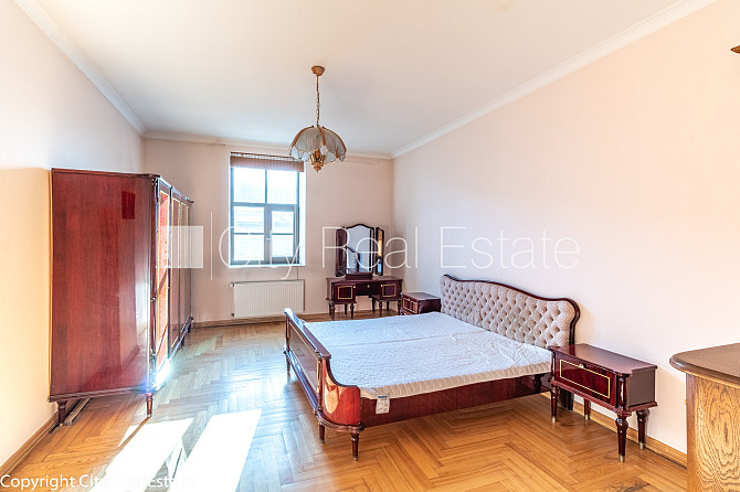 Zeme īpašumā, fasādes māja, renovēta māja, labiekārtota apzaļumota teritorija, slēgts Rīga - foto 5