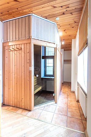 Zeme īpašumā, fasādes māja, renovēta māja, labiekārtota apzaļumota teritorija, slēgts Rīga - foto 12