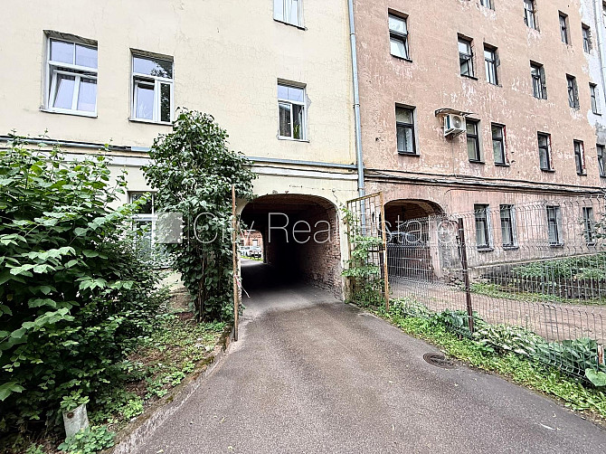 Pagalma ēka, labiekārtota apzaļumota teritorija, slēgts pagalms, vieta automašīnai, ieeja no Rīga - foto 12