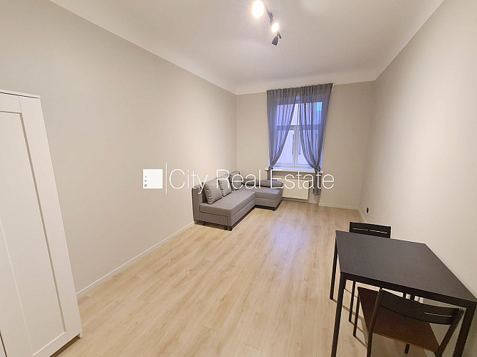 Fasādes māja, renovēta māja, slēgts pagalms, ieeja no ielas un pagalma, ir lifts, kāpņu Rīga - foto 17