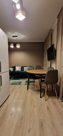 Fasādes māja, guļamistabu skaits 2 gab., istabas izolētas 2 gab., studio tipa, virtuve Rīga - foto 11