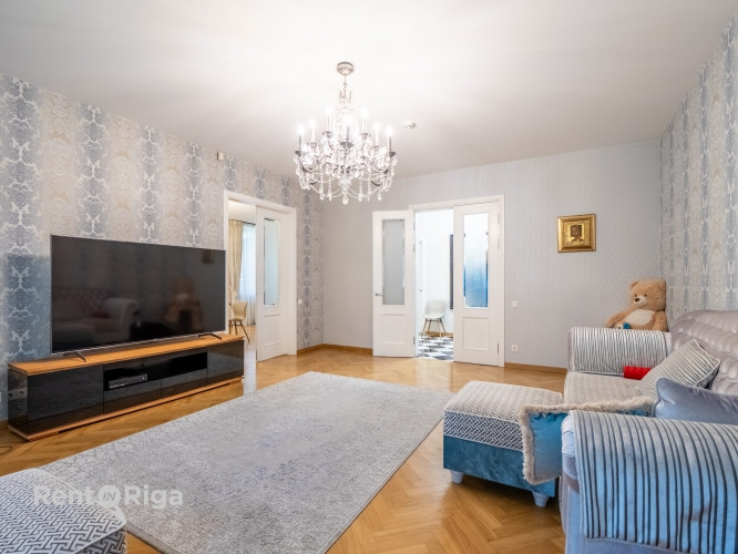 An elegant brick private house for rent in one of Rigas most sought-after neighborhoods  Mežaparks.  Рига - изображение 5
