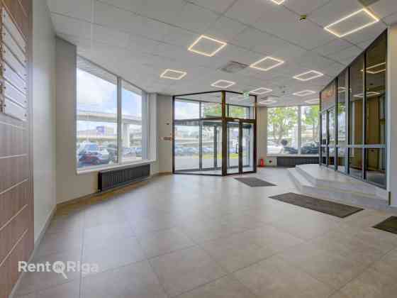 Tirzniecības telpas uz nomu ķengaragā. kopējā platība 162,4m2. Рига