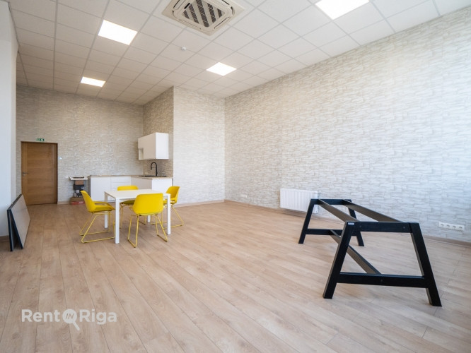 Biroja telpas Uriekstes ielā, blakus tirdzniecības ostai.  Platība sastāv no 4 kabinetiem, Rīga - foto 3