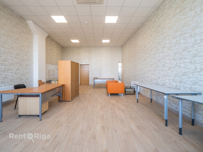 Biroja telpas Uriekstes ielā, blakus tirdzniecības ostai.  Platība sastāv no 4 kabinetiem, Rīga - foto 5