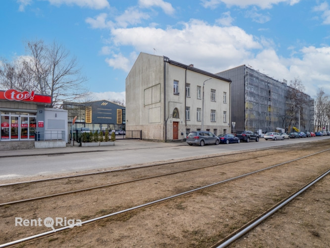 Ropažu iela 7  moderna biroju ēka ar A klases energoefektivitāti, kas atrodas uz privāti Rīga - foto 1