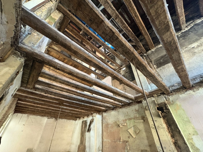 Investīciju objekts Rīgas centrā ar attīstības potenciālu  Pārdod ēku ar zemi K. Milenbaha Rīga - foto 7