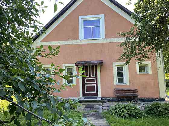 Dzīvo lauku mierā pilsētas tuvumā!
Pārdošanā dzīvojamā māja tikai soļa attālumā no Valmieras pilsēta Валмиера и район