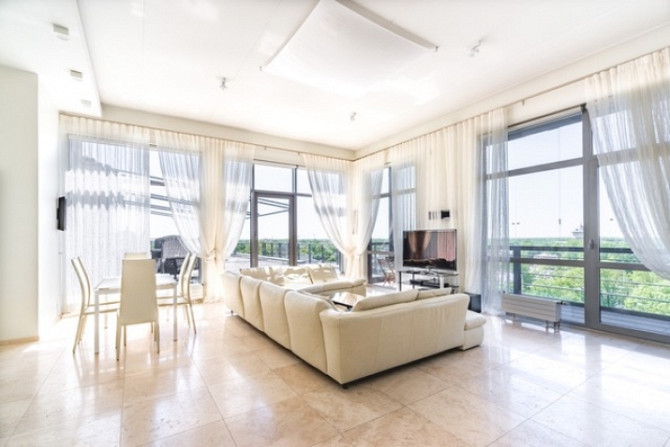 Unikāla iespēja iegādāties īstu penthouse dzīvokli Āgenskalnā. Dzīvoklis (133,2m2) aizņem Rīga - foto 2