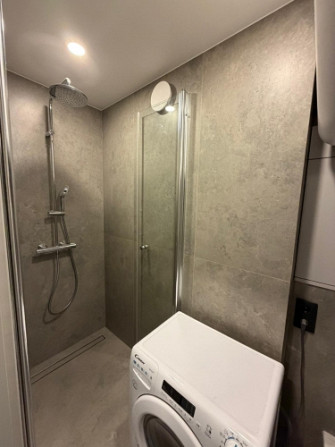 Tiek pārdots dizainera veidots studio tipa dzīvoklis Ķengaragā ar jaunā projekta kvalitātes Rīga - foto 5