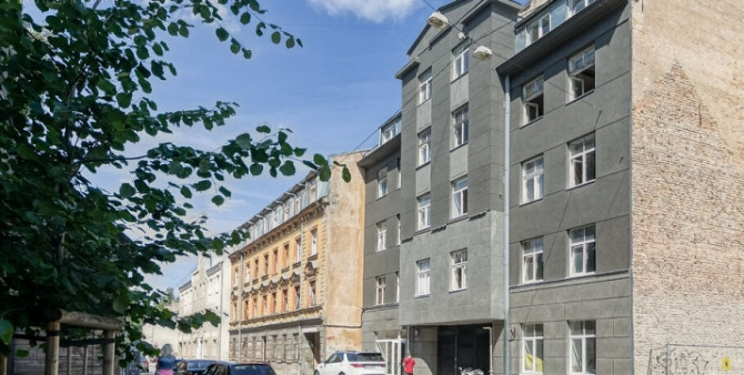 Stilīgs, dzīvoklis Rīgas centrā ar ļoti zemiem komunālie maksājumiem.  Tiek izīrēts studio tipa dzīv Рига - изображение 1