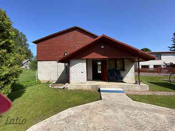 Zeme 2340 m2 | dzīvojamā māja 195,2 m2  | saimniecības ēka ar pirti un garāžu 161,6 m2

Dzīvojamā mā Валмиера и район