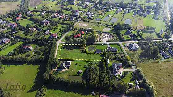 Skaistā, ainaviskā vietā pārdošanā zemes gabals privātmājas būvniecībai.
Piedāvājumā ir 4399 kv.m. p Елгава и район